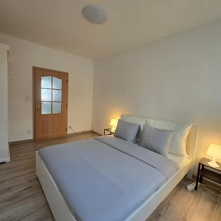 Apartamento Cozy Urban - 2br - Sleeps 6 - Near Old Town Bratislava