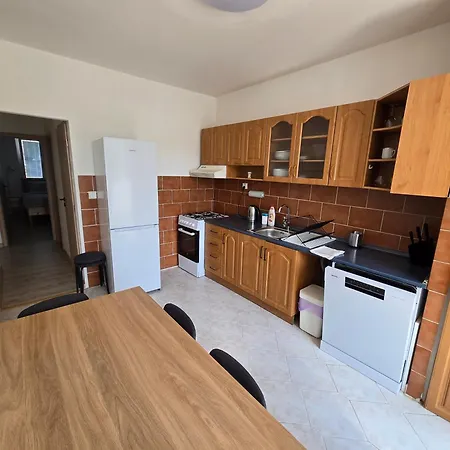 Apartamento Cozy Urban - 2br - Sleeps 6 - Near Old Town Bratislava